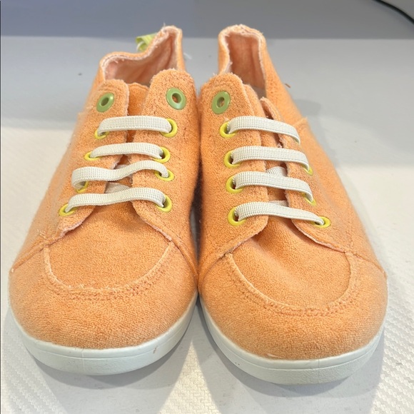 NWT Vionic Beach Pismo sneakers 8.5 - Picture 1 of 5